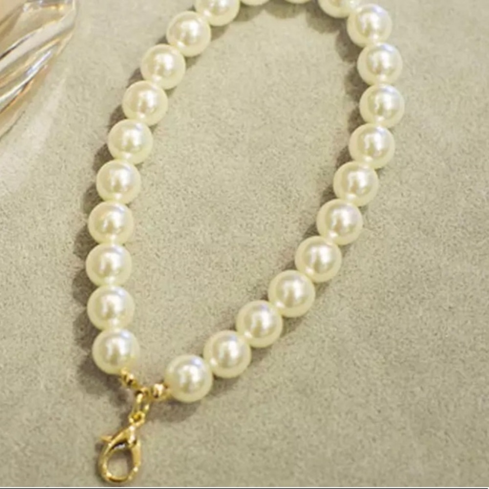 3/$35 | Chic & Pretty Faux Pearl Bag Charm Accessory - Picture 2 of 2